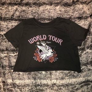 cropped graphic band tee. worn a few times.